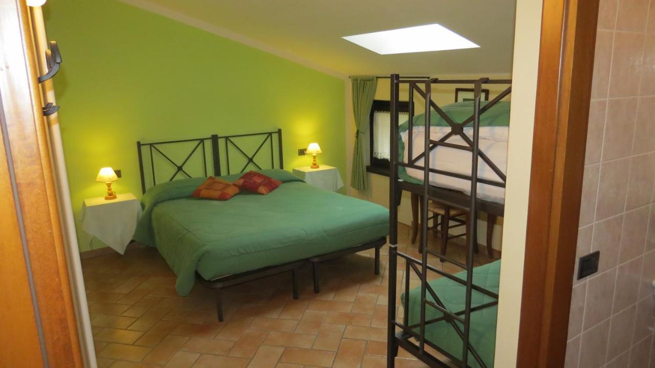 Agriturismo La Staffa Валеджо-суль-Минчо Экстерьер фото