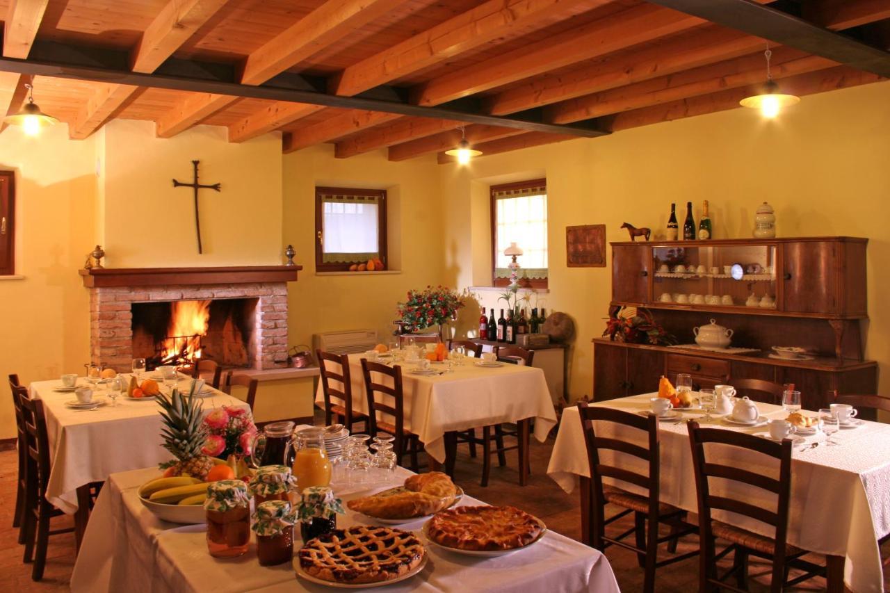 Agriturismo La Staffa Валеджо-суль-Минчо Экстерьер фото