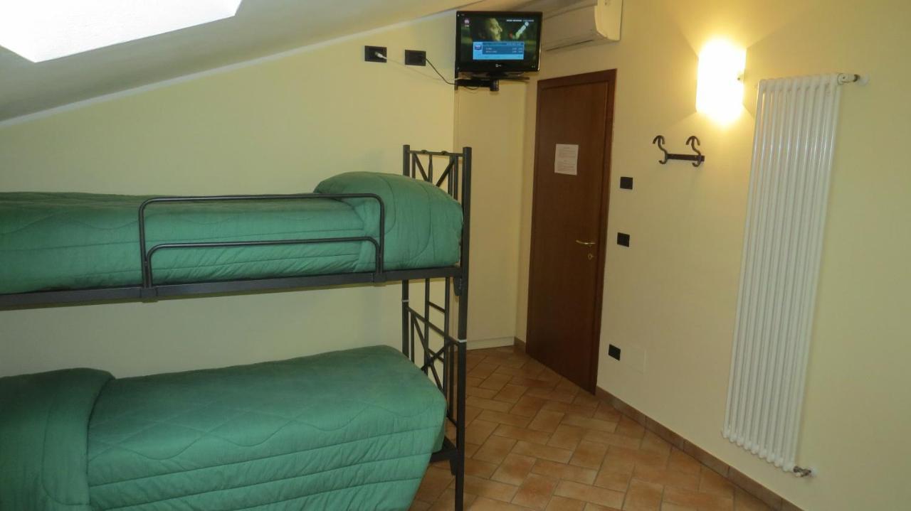 Agriturismo La Staffa Валеджо-суль-Минчо Экстерьер фото