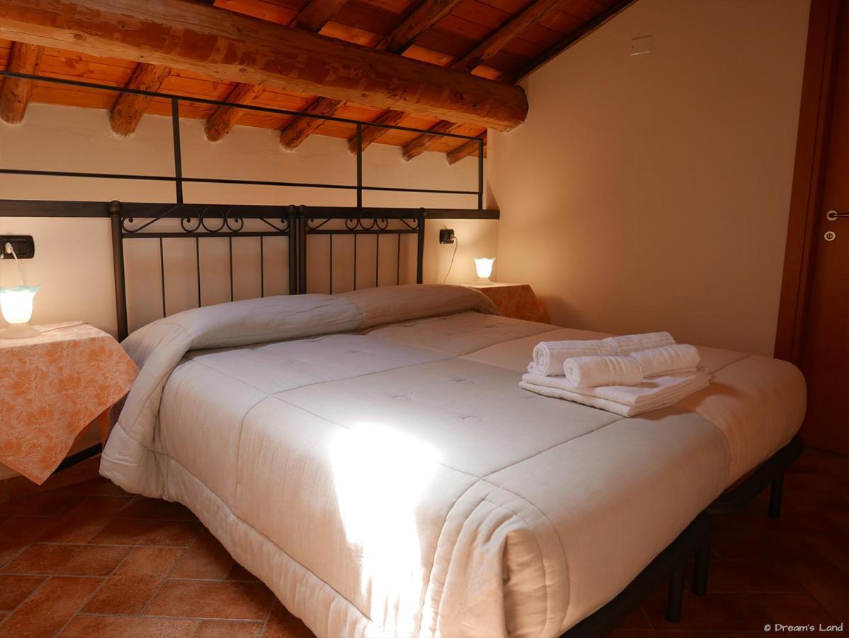 Agriturismo La Staffa Валеджо-суль-Минчо Экстерьер фото